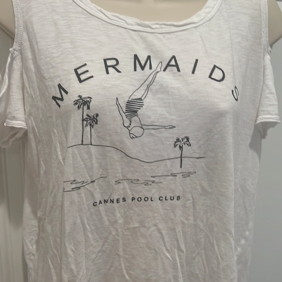 EUC! Cold Shoulder Tee - Picture 2 of 9